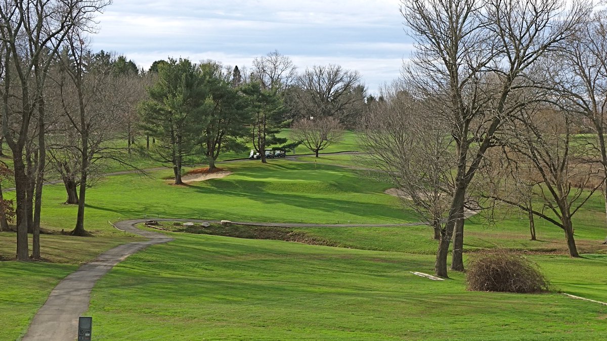 jwbausch's tweet photo. An under the radar public course in the PHL area is @MiddletownCC, 1913 design by AFindlay and later by GFazio. Really good terrain; excellent set of 1-shotters. Recently tuned up shoulder season photo album #BauschCollection @MyPhillyGolf:
https://t.co/V6gdpVnPxD
Select pics: https://t.co/YjjKJPU3NY