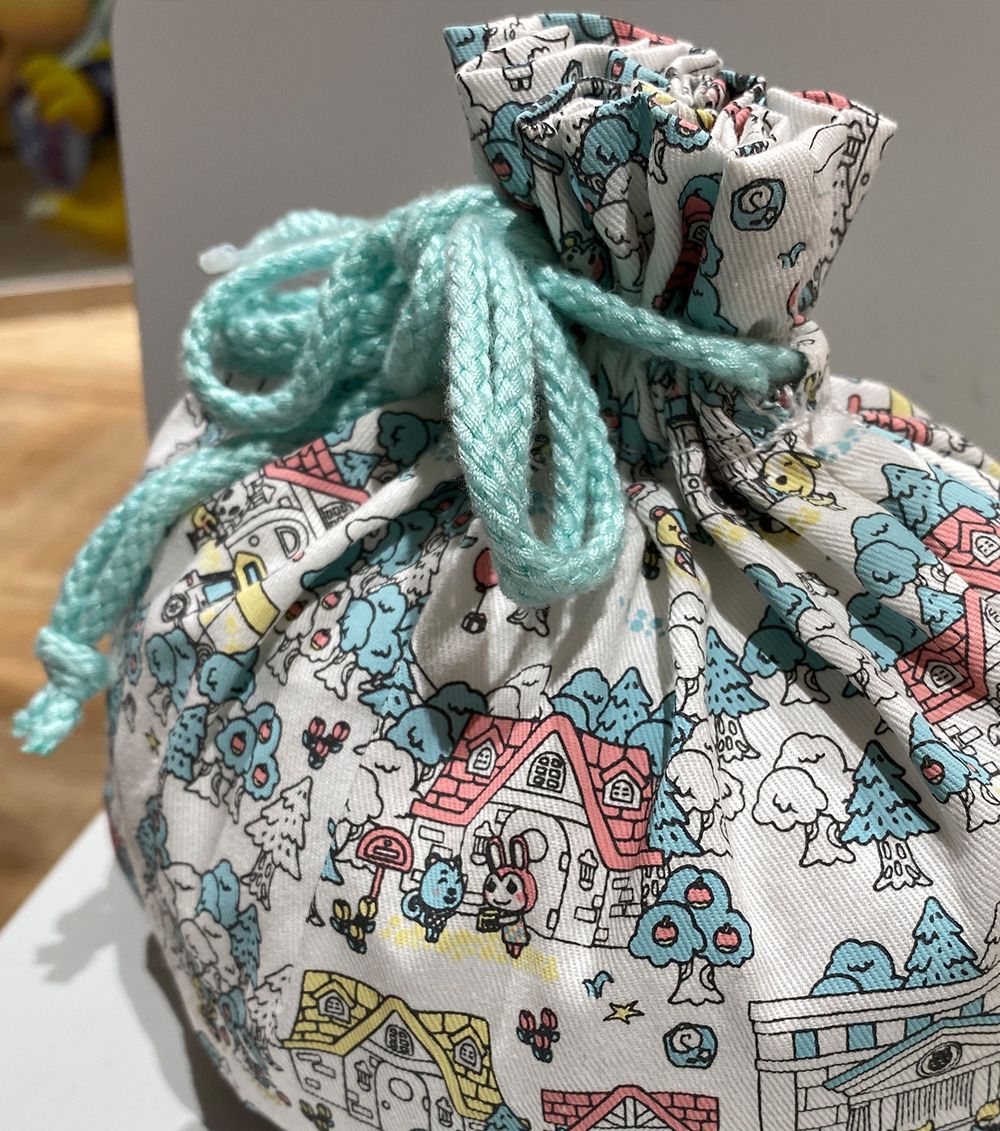 ACWorldBlog's tweet image. Retweet &amp;amp; Follow @ACWorldBlog for a chance to win an exclusive Animal Crossing Drawstring Pouch from the Nintendo Tokyo store!! 🎉

Entries close on March 21st! Ships worldwide -- good luck!

Find more Nintendo Tokyo merch on eBay here: ebay.to/37FxEBR