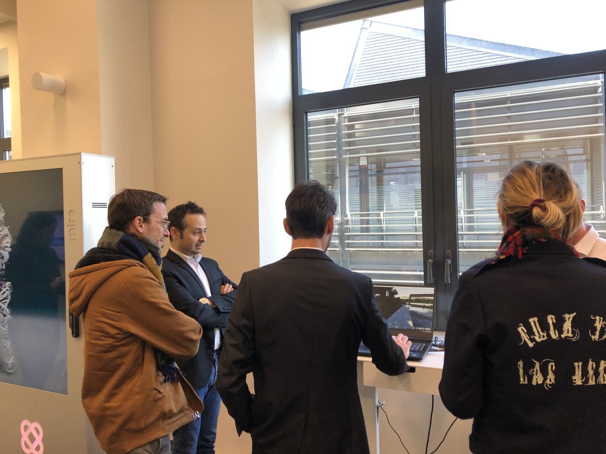 F3DFr's tweet photo. Le #Techday, c'est parti ! Voici les premières images :) 

#3D #Autodesk #3DPrinting #Impression3D #AEC #BIM #Industrie #FabricationAdditive #GenerativeDesign #Innovation https://t.co/T1xqQLqmaV