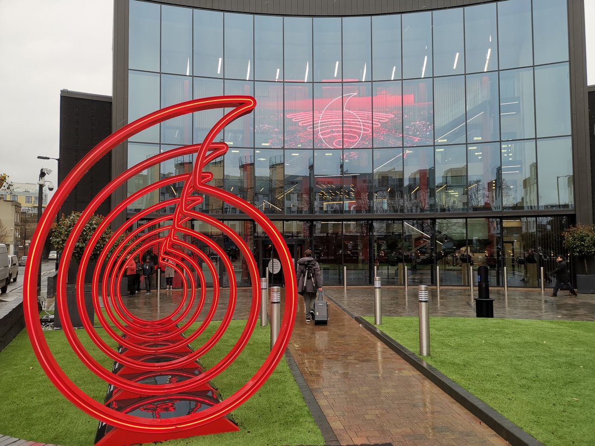 benwood's tweet photo. The @VodafoneUK #Speechmark location is unquestionably the best place to try #5G in London. Always get astonishing speeds here. #5GFastEU https://t.co/QGWOXPEotz