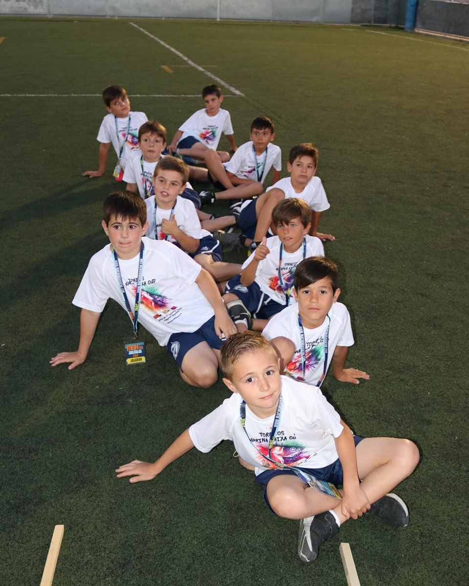 MarinaBaixaCup's tweet photo. 👏⚽️🎆FIESTA DE PRESENTACIÓN🎆⚽️👏
.
.
No te lo pierdas y diviertete en una noche donde los jugadores/as serán protagonistas!!🧒🏼👧🏽🧒🏿👧
.
.
#MBCUP2020 #MBCUPQUERUBINPREBENJAMIN #MBCUPALEVINBENJAMIN #MBCUPFUTFEM #torneosfemenino #torneosfutbolbase https://t.co/01c5Oj6Pnc