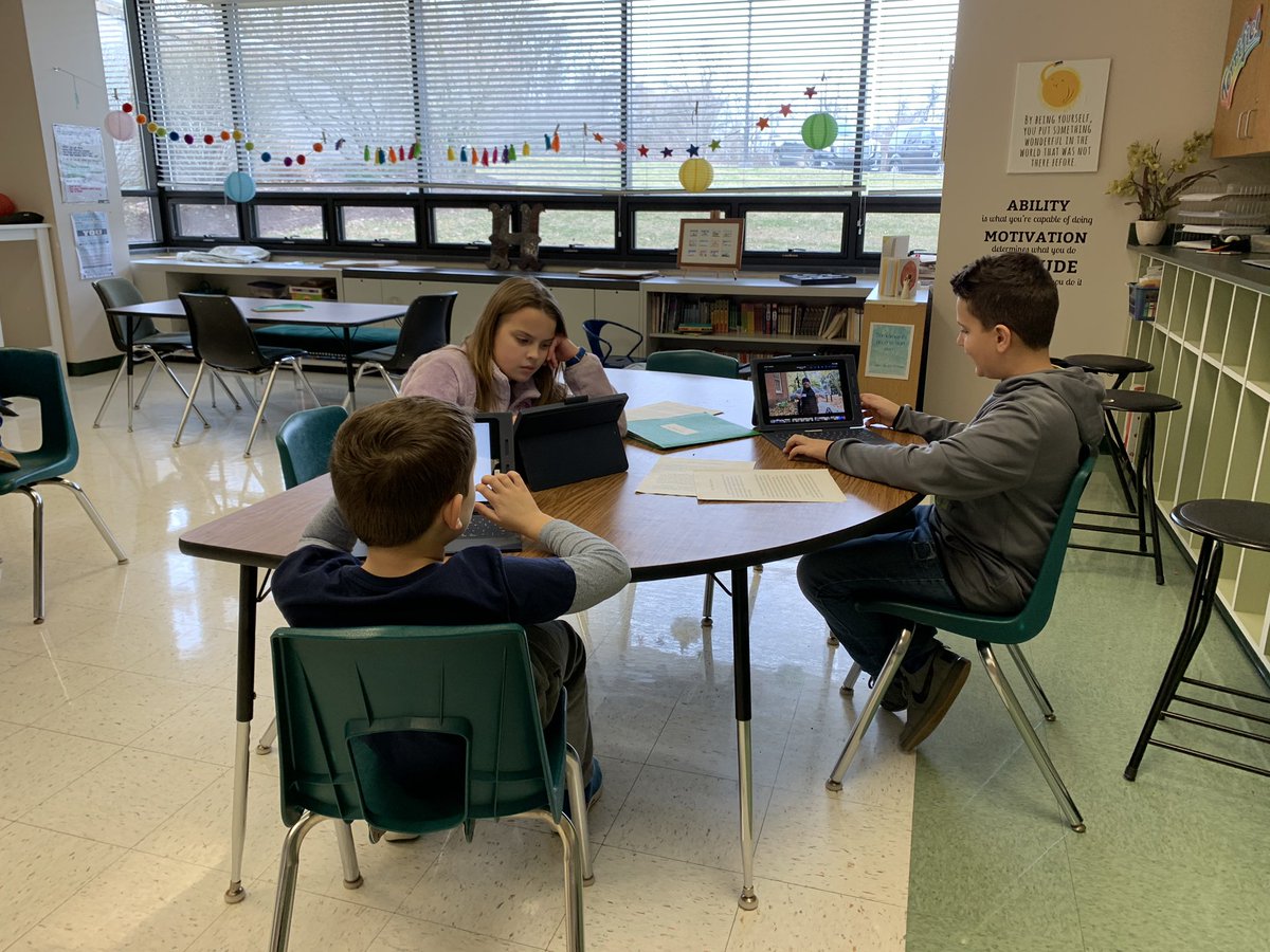 CTKDMGIFTED's tweet photo. Prepping for our mathematical model presentations tomorrow. #CT https://t.co/ljv1GoloCf