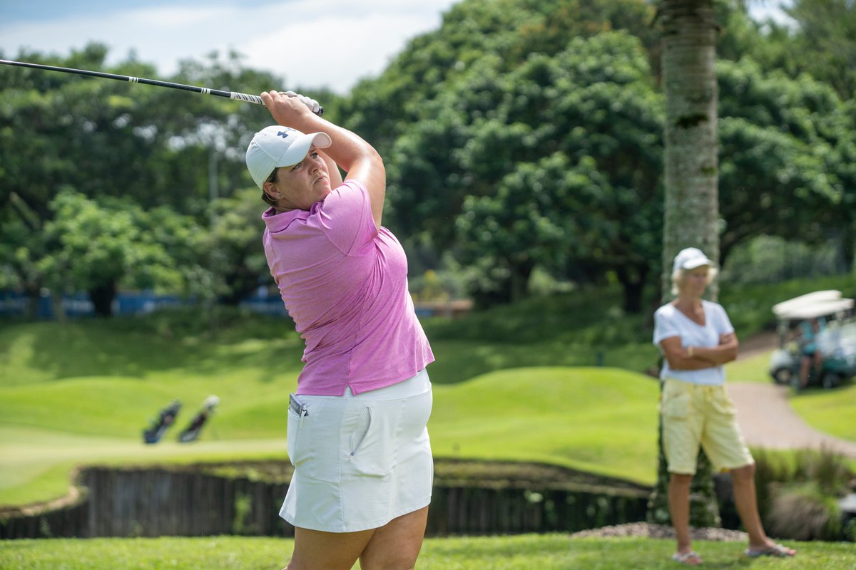 Your leader going into the final round of the <a href="/StandardBankZA/">Standard Bank ZA</a> #SAWomensMasters @SanLameerCC is  <a href="/jt_golf/">Jane Turner</a> on -2 🔥

📷: <a href="/golfshan17/">GolfShan17 🚨</a>
 
#SAWomensMasters
#SunshineLadiesTour
#ItStartsHere
#InvestecGolf