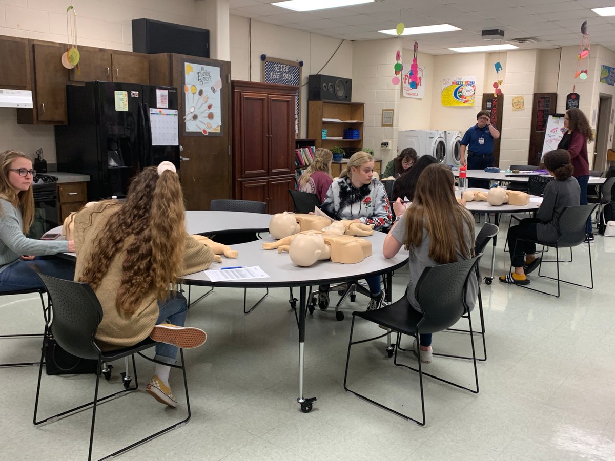 TrionCitySchool's tweet photo. ECE II - Day 1 CPR Training ❤️ “ah ah ah ah, staying alive, stayin alive”
Thank you Cristy Harris (Redmond EMS) for working with our students . 🚑 #THSFACS #RealWorldSkills #THSCTAE #CTAEMONTH https://t.co/XcDQm4anJT
