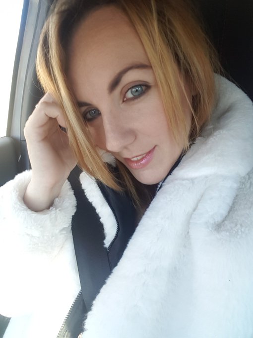 Bonne journ&eacute;e mes chocobons ! Je vous embrasse 💋💋  #Metro #boulot #dodo https://t.co/4jKpMkRwe5<a href="/tag/metro"class="tags"><span>#metro</span></a><a href="/tag/dodo"class="tags"><span>#dodo</span></a><a href="/tag/boulot"class="tags"><span>#boulot</span></a>