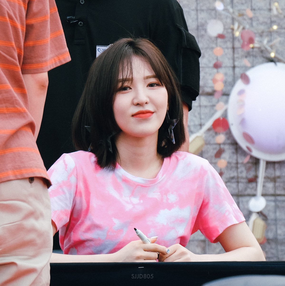SJJD805's tweet photo. 🥳💙
#2월의_봄_오늘은_웬디
#TodayIs_WendyDay
#OurSingerWendy https://t.co/AslrPik7aF