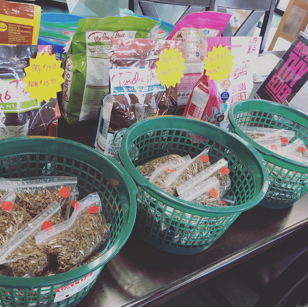 SusansNatWorld's tweet photo. Happy #nationalloveyourpetday to all of our SNW furry customers!
🔹TODAY ONLY save 20% off ALL PET PRODUCTS 🔹
We have lots of samples of dog &amp; cat food, treats &amp; a raffle basket!! Stop in today &amp; bring your fur babies 🐶🐱 https://t.co/K4WhoecJzo