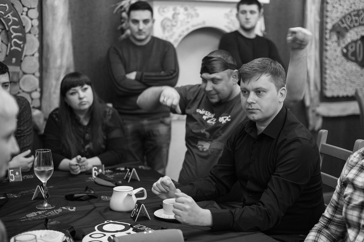 EiskMafia's tweet photo. Дамы и господа! 
Сегодня с 19:00 до 00:00 в ресторане отеля "Бристоль" пройдет "закрытый" игровой вечер мафии для опытных игроков. 😎 Если вы не получили приглашение на игру, вы можете прийти в качестве зрителя, вход бесплатный. 
Ждем вас по адресу: г. Ейск, ул. Мира, 120. https://t.co/u0DhCKYUrD