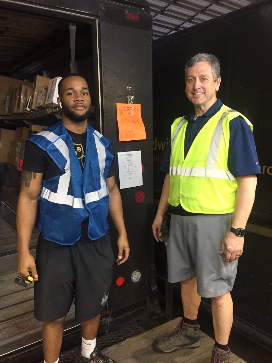 Both PPH and Smart Scan goals accomplished in Tally today! Pictured in blue is Desmond White with his supervisor Larry Bodkin. Day 26 for Desmond showing off he can handle his MSD. Desmond is ready to take off that blue vest! Great job Larry, Desmond and the entire Tally Preload!