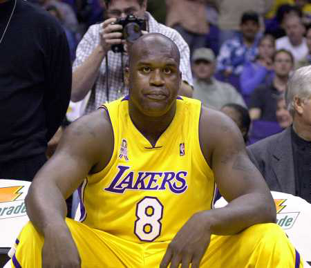 shaq wearing kobe jersey