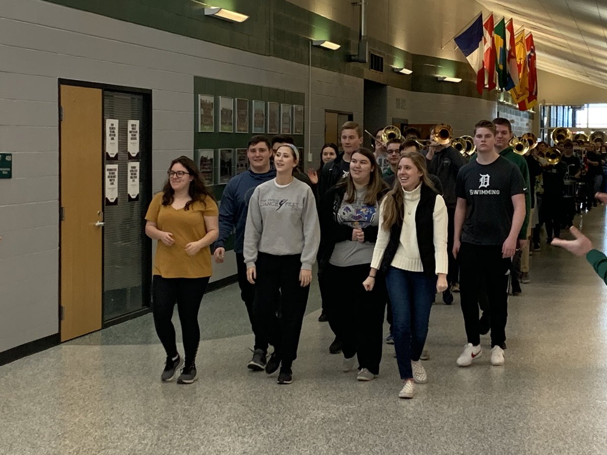 DeSotoWildcats's tweet photo. Congratulations and good luck to all of our STATE BOUND WILDCATS in Boys Swimming, Piano Festival, and Choir! Best of Luck Wildcats!!! @KSHSAA @desotochoir @TheDHSband @dhs_swim https://t.co/WsXGgkFfXL