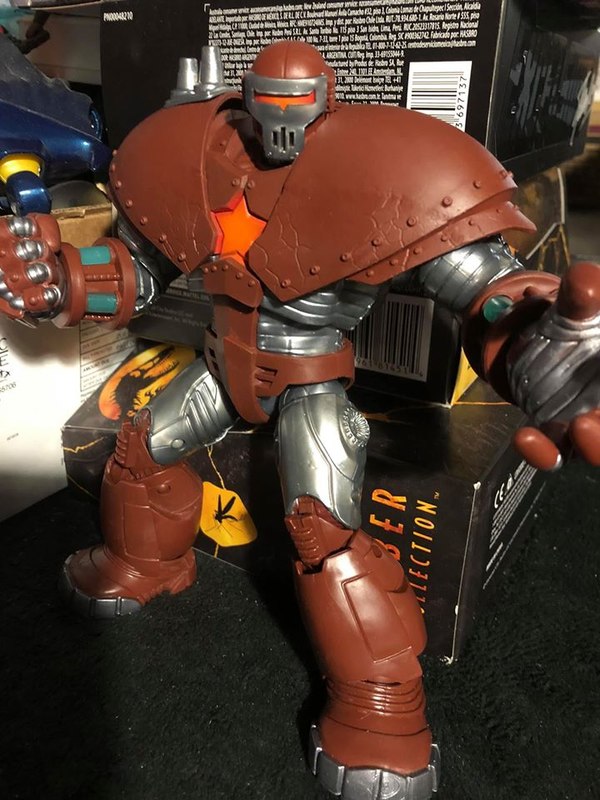 マーベルレジェンド：ブラックウィドウシリーズのビルドのクリムゾン