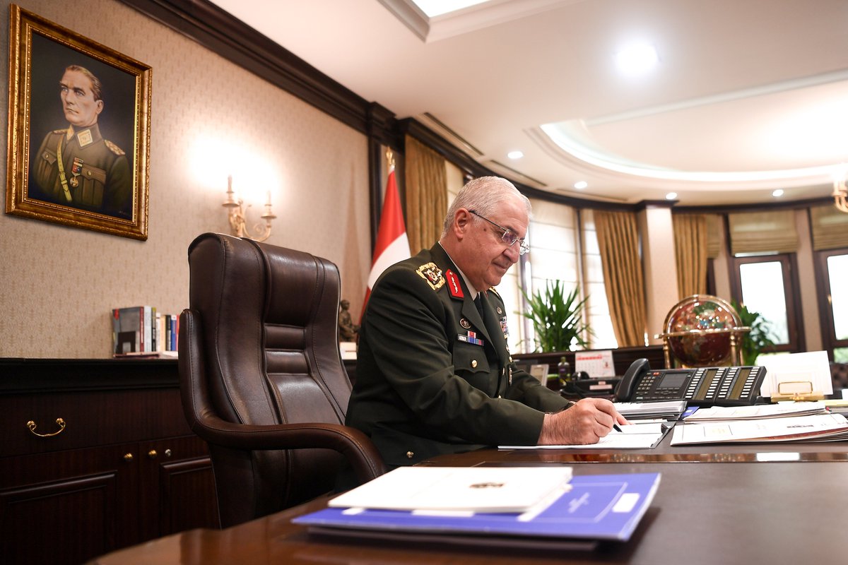 Genelkurmay Başkanı Orgeneral Yaşar GÜLER, İngiltere Genelkurmay Başkanı Orgeneral Nicholas Patrick CARTER ile bir telefon görüşmesi gerçekleştirmiştir. Görüşmede güncel konular ele alınmıştır.