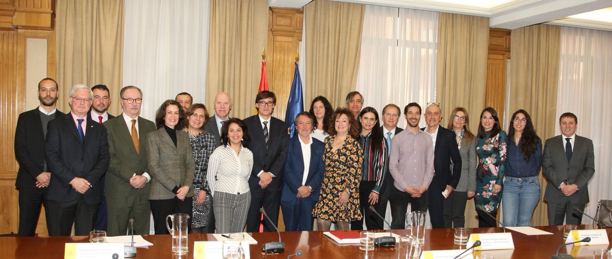 Esta mañana me he reunido con organizaciones y sociedades científicas especializadas en #tabaquismo, uno de los problemas de salud pública más importantes a los que nos enfrentamos. Vamos a dar un paso decidido, hay que ir más allá.