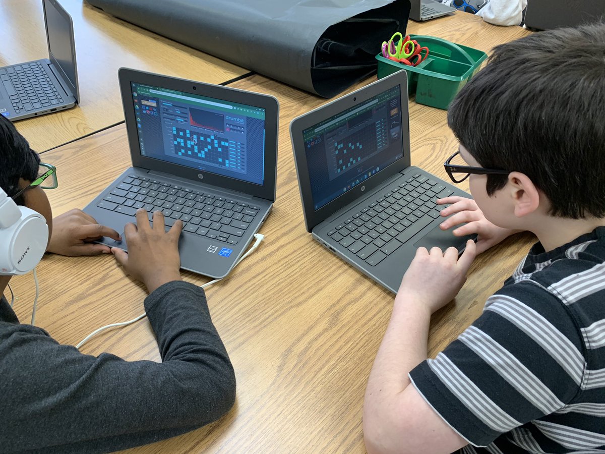 KeriKenison's tweet photo. How will you rock digital citizenship? LMS, ITS, Art, and Guidance teachers collaborate to promote Digital Citizenship contest. #vbits #vblms #vbkingston https://t.co/iiaVZDMuwN