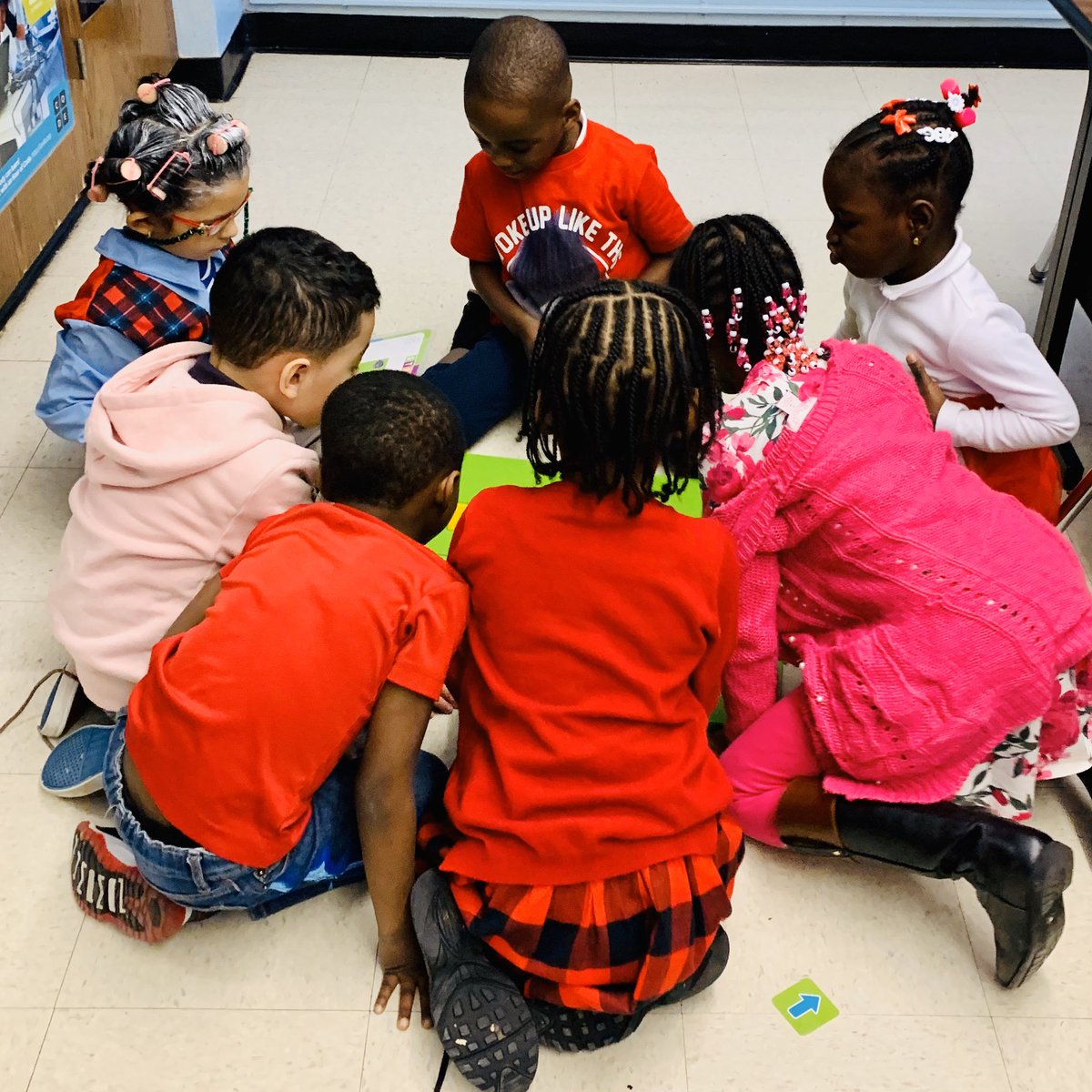 Papa1Brandon's tweet photo. Future PROGRAMMERS
#littlepeoplecancodetoo #robotmouse #futurestars #codeandgorobotmouse #sepjrnyc #csforallnyc #csforallbronx #criticalthinkers #codingisthefuture https://t.co/4c7XgnHntz