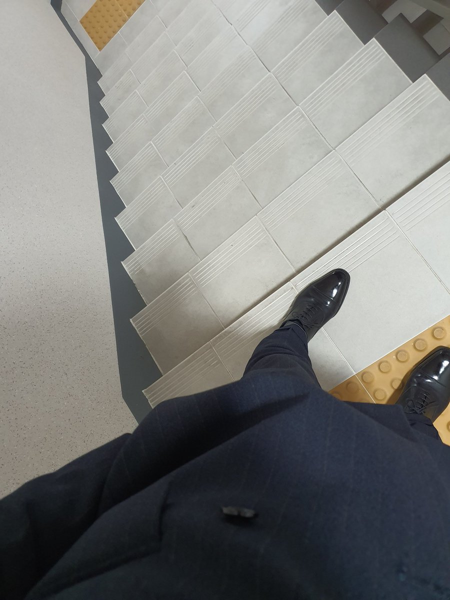 #섹트 #계단 
여기어때~~~😎😎😈😈