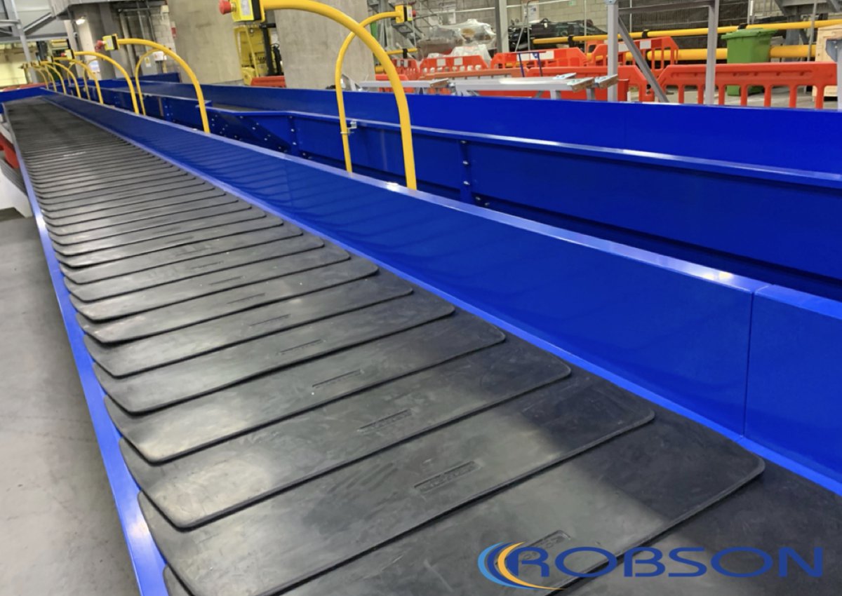 GeoRobson's tweet photo. #frictiondrive #carousel #departures #arrivals #baggagesystems #integration #UKmanufacturer #supplyonly #thecompletepackage #since1906 https://t.co/I56MKTPg3v