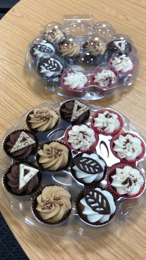 Anrheg blasus ir tim gan gwsmer oedd eisiau dangos cymaint yr oedd yn gwerthfawrogi y comorth a dderbynwyd ar ol cael ei effeithio o ganlyniad #StormCiara 
Special treat for the team from a customer who wanted to show appreciation for the support shown following #StormCiara