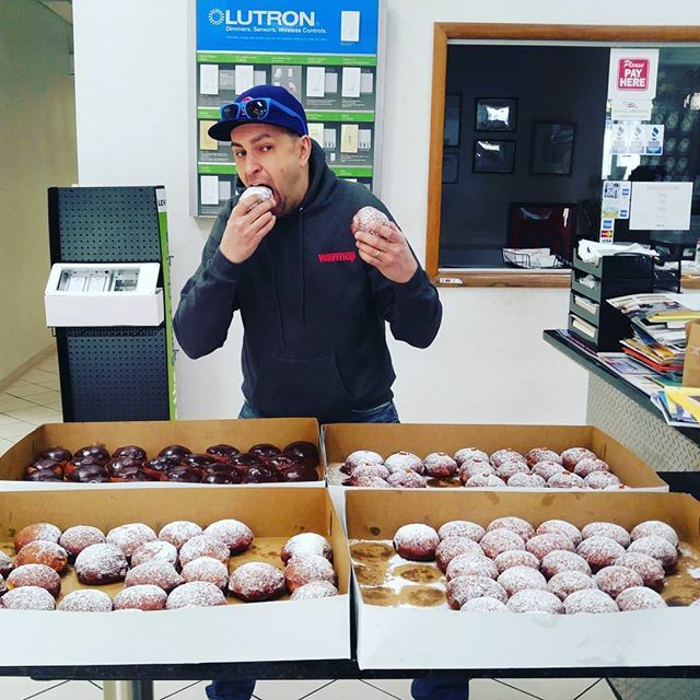 romanwlodarski's tweet photo. Happy Pączki Day! How many pączki can you eat in one day? My personal record is 22... Maybe I could top that this year?? #thursday #fat #fatthursday #pączki #paczki #follow #insta #instafood #krakus #donuts #tłustyczwartek #eat #happy #instadonut #instagood #instago #instap… https://t.co/ObtydFdqh5