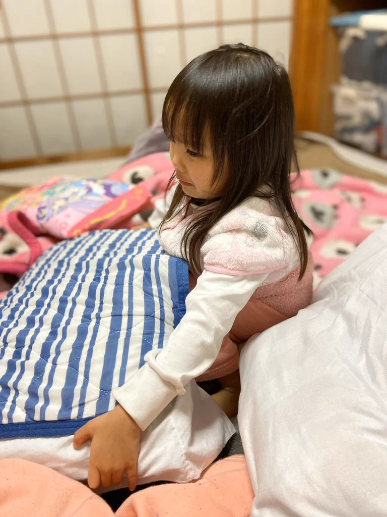 パパが大好きすぎて、パパが夜勤の時にないてしまう娘・・・。こんなん言われたら夜勤いけない・・・。