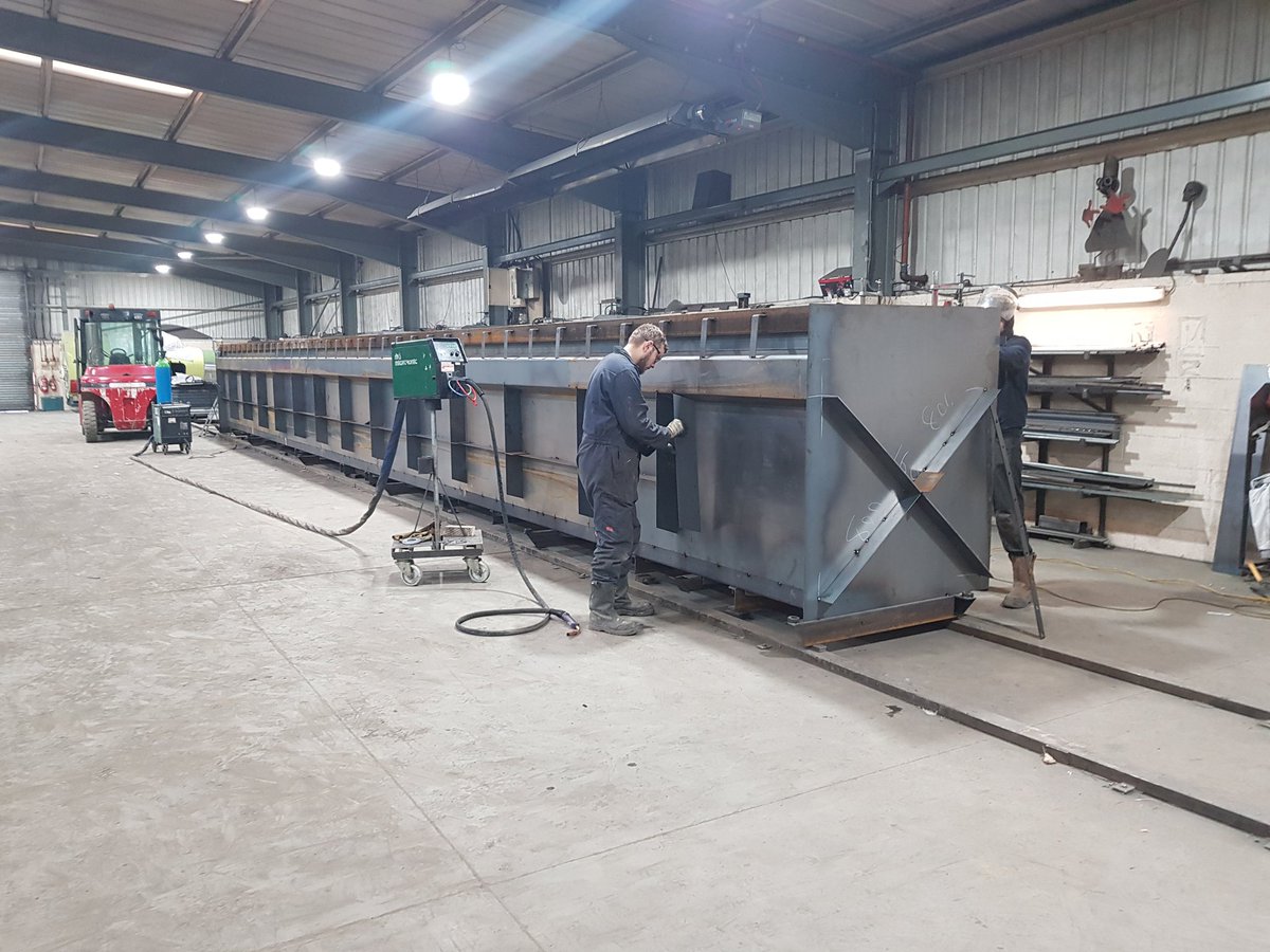Everquip's tweet photo. This weeks big builds are two 18m TestPits for our friends at Transcare of Alfreton, these are the 4th and 5th Everquip Inspection Pits that they have purchased from us and we thank you!
#WeAreThePits #ProperPit #madeinbritain #repeatcustom https://t.co/PZDLxsa3LY