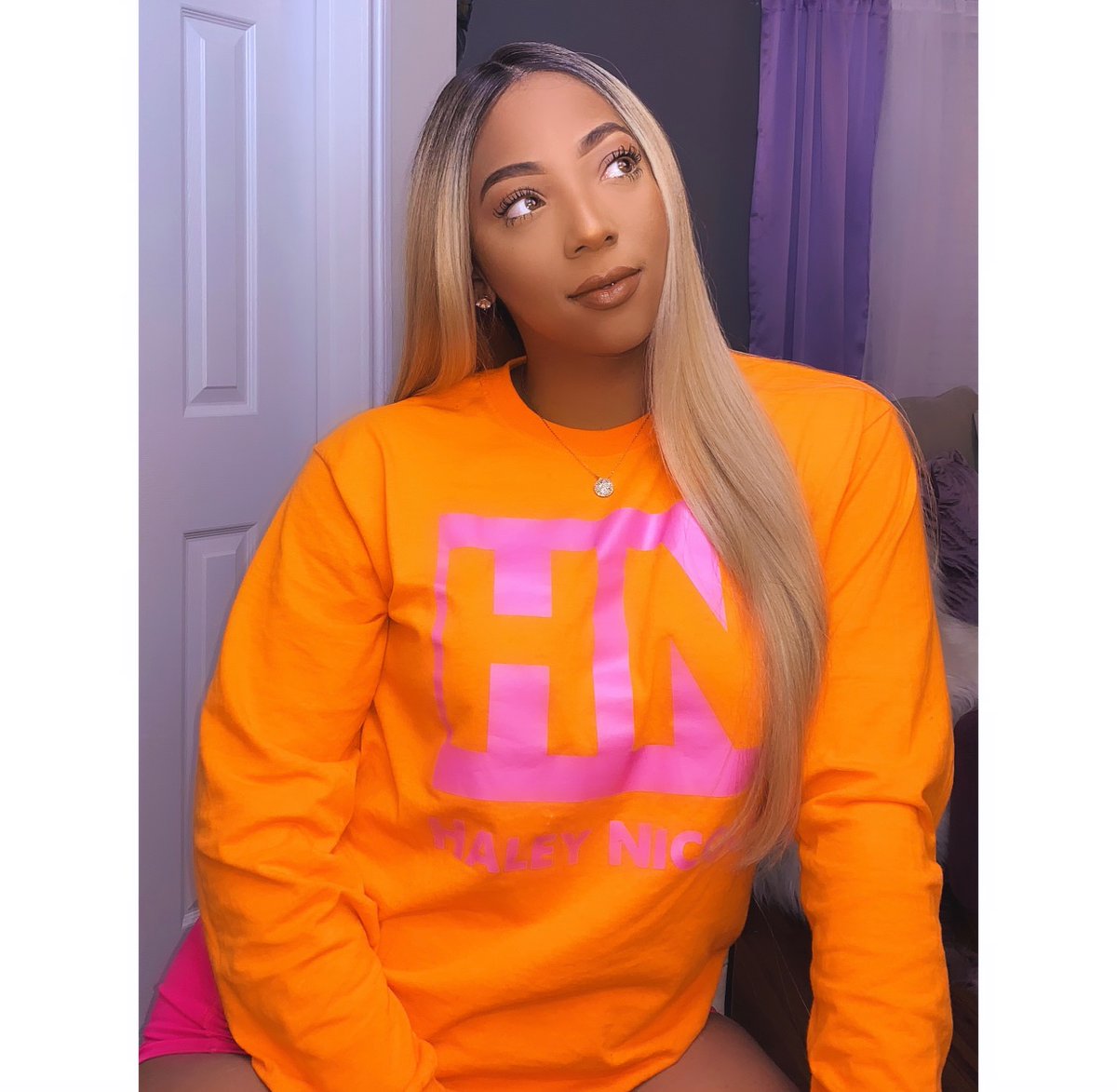 IamDonnaDee's tweet photo. I love me a good #HaleyNicole Tshirt π oh and this unit Iβm wearing from @Ebonyline ! Canβt wait to drop this review tomorrow on my YouTube channel! Purchase this shirt at https://t.co/leDoRaoWiV #2020Vision #ShaySlays https://t.co/nKIrKYoKNV