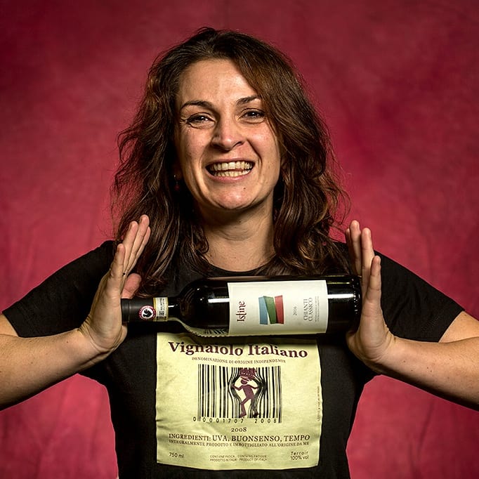 SoilAir's tweet photo. This week we have Angela Fronti of Istine pouring for us! A rising star in Chianti Classico, Istine is composed of 20 ha of vines mainly in Radda and Gaiole.

#SoilAir #wineimporter #istine #chianticlassico #cavarachione #casanova #wineproducer #winetime #wineeducation #winefacts https://t.co/XQDkJRl0Tu