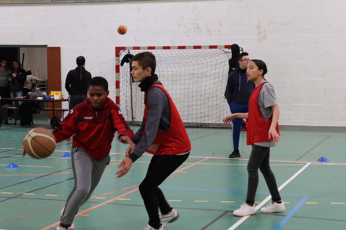 KARL OLIVE tweet media