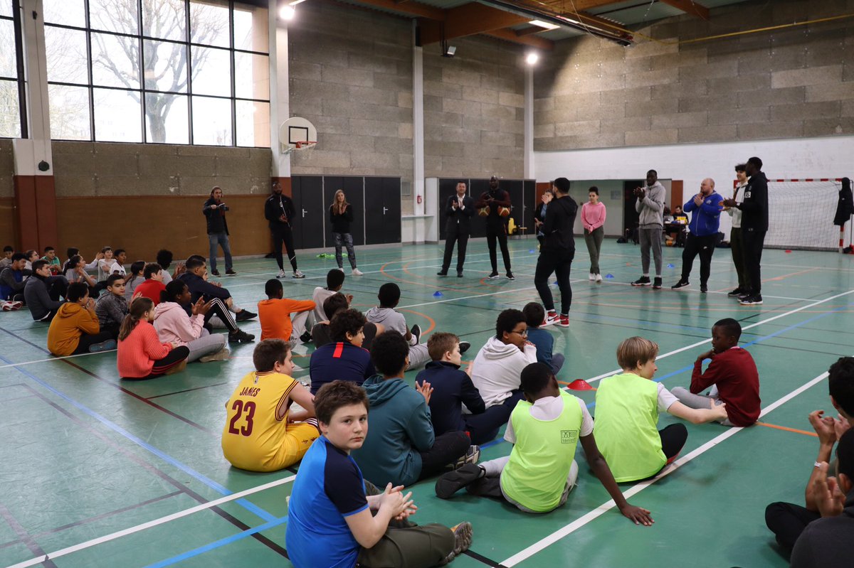 KARL OLIVE tweet media