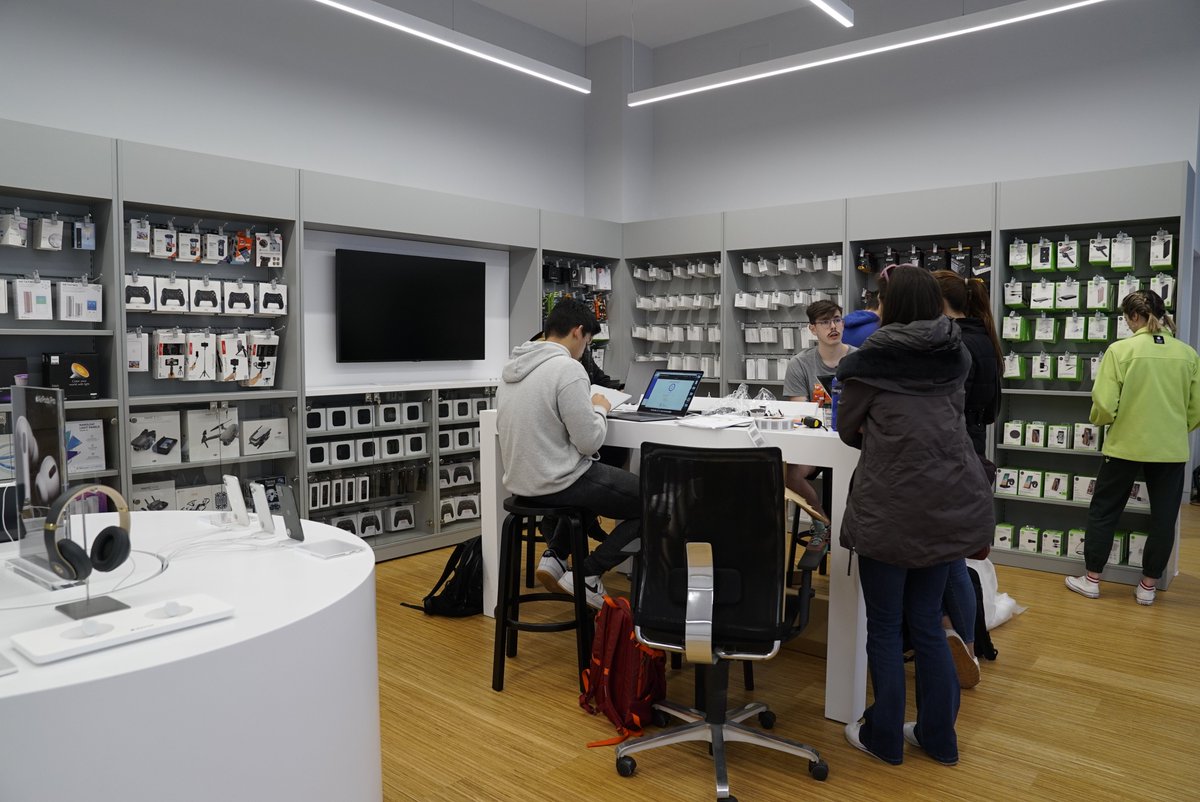 IngramMicroES's tweet photo. #IngramMicroES ➡️Todo preparado para la inauguración de Sicos (San Sebastián), la nueva tienda Premium Reseller de #Apple, con la colaboración de #Cisco Partner. ¡No te la pierdas hoy a las 19h.! https://t.co/6VxyPoK9aE