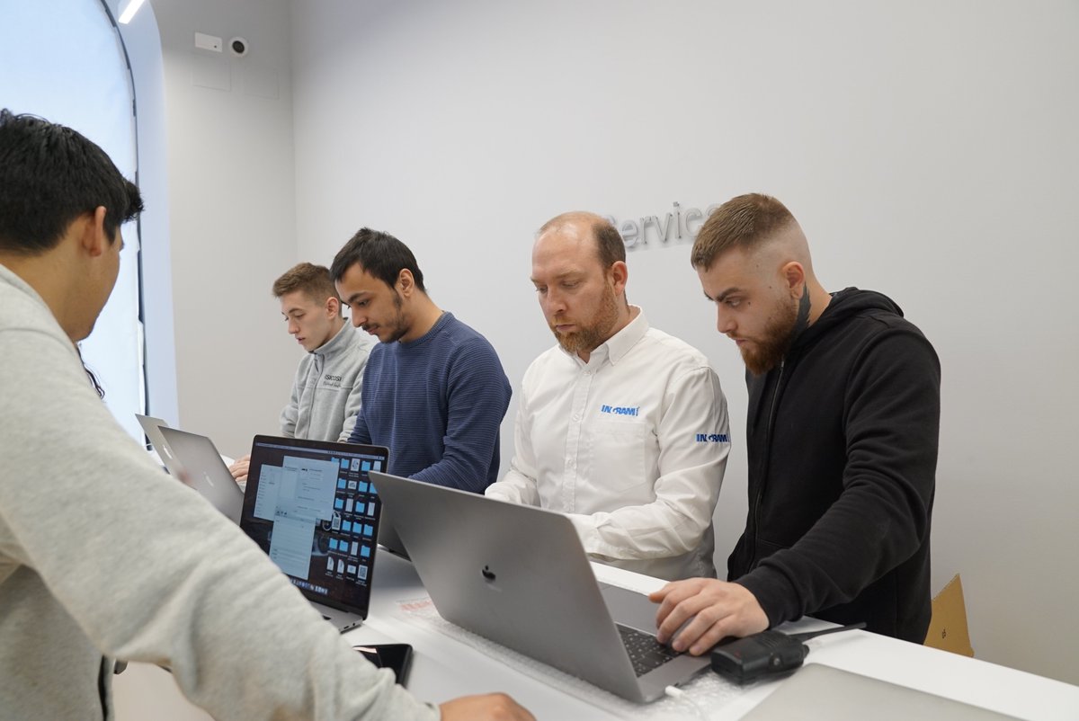 IngramMicroES's tweet photo. #IngramMicroES ➡️Todo preparado para la inauguración de Sicos (San Sebastián), la nueva tienda Premium Reseller de #Apple, con la colaboración de #Cisco Partner. ¡No te la pierdas hoy a las 19h.! https://t.co/6VxyPoK9aE