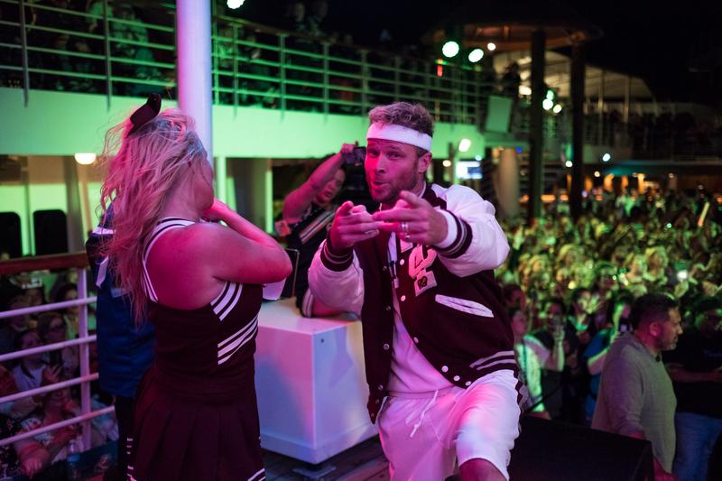 Happy birthday to Everybody go give him some birthday love with your favorite cruise selfie! 