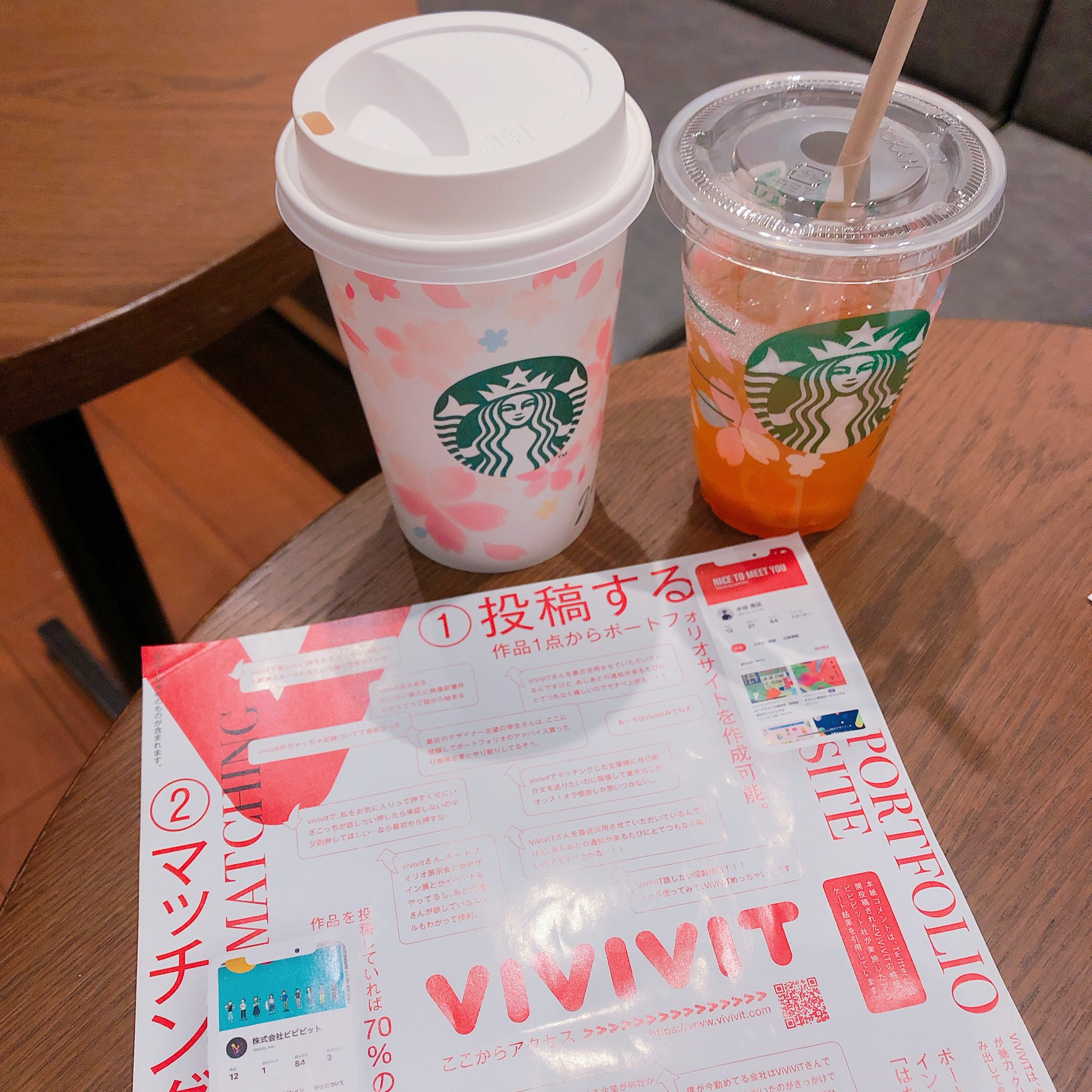 Monaca ビビビット展いってきました 展示してる21卒の方とコミュニケーション取りながら作品見れたのあつあつ体験だった 想像の百倍話せちゃった