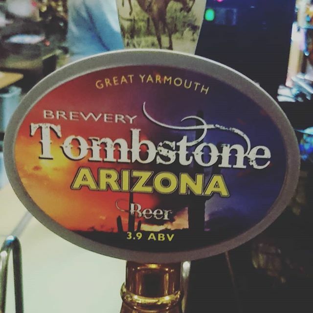 Tombstone from Great Yarmouth is a light gold #CraftBeer. Right up front bitter and butterscotch. Sort of warms up a bit and loses its edge. Some juniper and citrus. ift.tt/37MPF1c