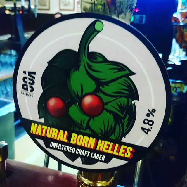 Natural Born Helles from VOG is a light gold #CraftBeer. Very interesting. Bitter and peaty like a mild scotch. ift.tt/2ufK7Pf