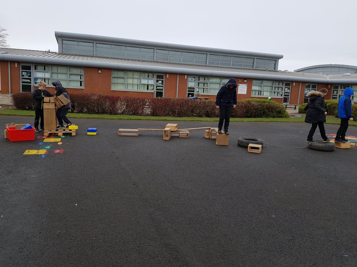 Mrs Alexander and P6 tweet media