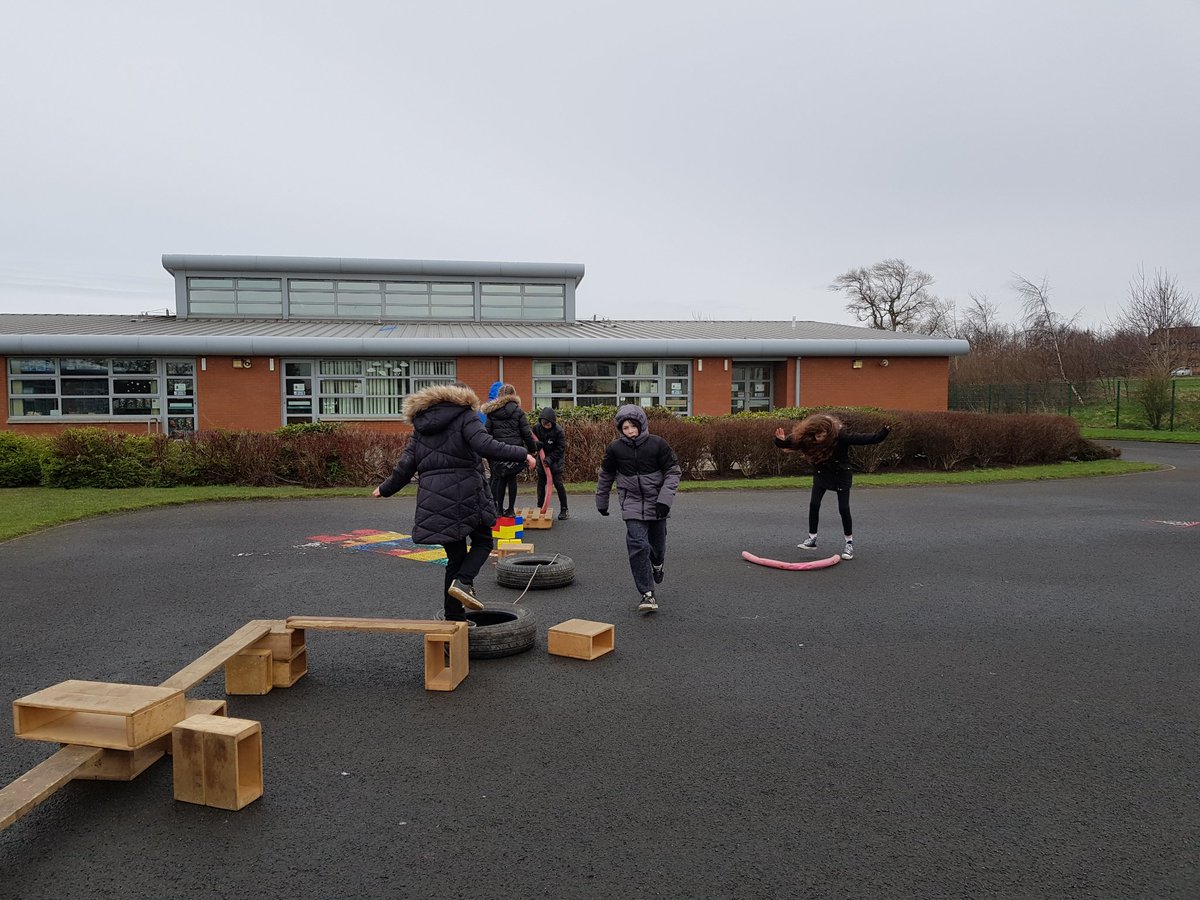 Mrs Alexander and P6 tweet media