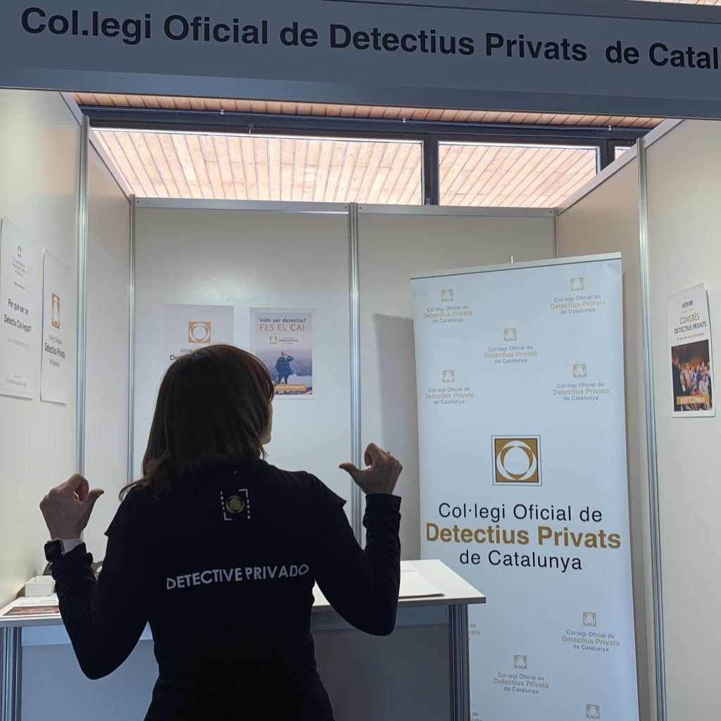 codpcat's tweet photo. Des del Col·legi de Detectius participem, com cada any, en el Fòrum d’Ocupació que organitza la @unibarcelona en la facultat de @Dret_UB. 
Estem despertant un gran interès per la nostra professió entre els estudiants. 
Ser #Detectiu és una bona sortida professional! https://t.co/HcFNTjMA2W