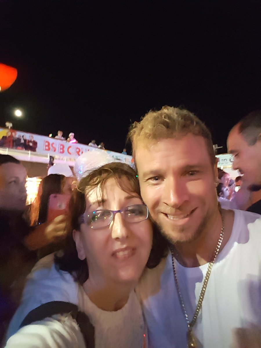 Yvonne Lach tweet media