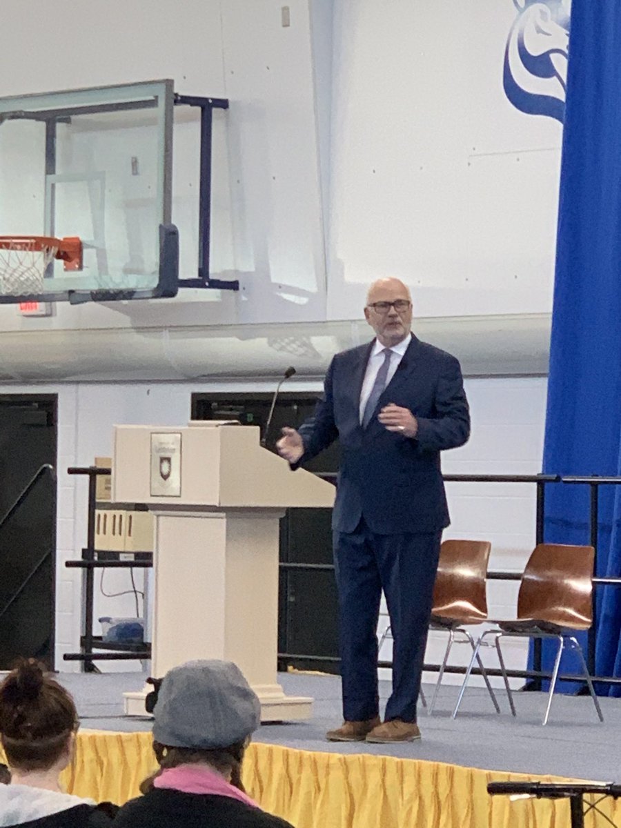 .⁦<a href="/LethSchDivision/">LethbridgeSchoolDivision</a>⁩ A great way to start off Teachers’ Convention today in Lethbridge. We have the pleasure of listening to Peter Mansbridge. What a wonderful opportunity for all teachers in SWATCA. #albertateachersassociation#petermansbridge