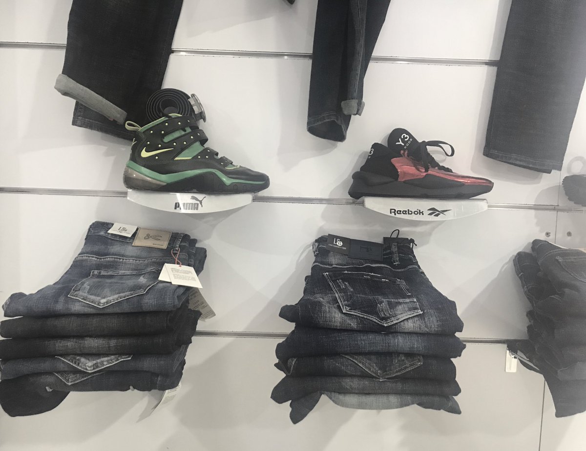 DresscodeKgl's tweet photo. 👖 👟 https://t.co/f4I1yaeBIg