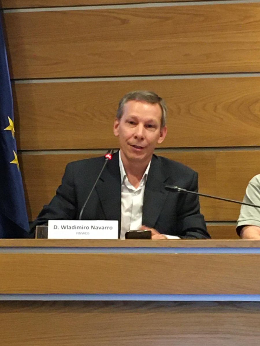 Wladimirio Navarro explica qué es #blockchain en jornada #ceoeblockchain de <a href="/CEOE_ES/">CEOE</a> y #AECHAIN <a href="/Auren_Spain/">Auren Spain</a> 

<a href="/AET/">abby truitt</a> <a href="/ChainGOTech/">ChainGO Tech</a> <a href="/RevistaViaLibre/">Vía Libre. La revista del ferrocarril</a> <a href="/FFCorell/">Fundación Corell</a> <a href="/AddaliaTech/">addalia</a> <a href="/Alastria_/">Alastria Blockchain Ecosystem</a>