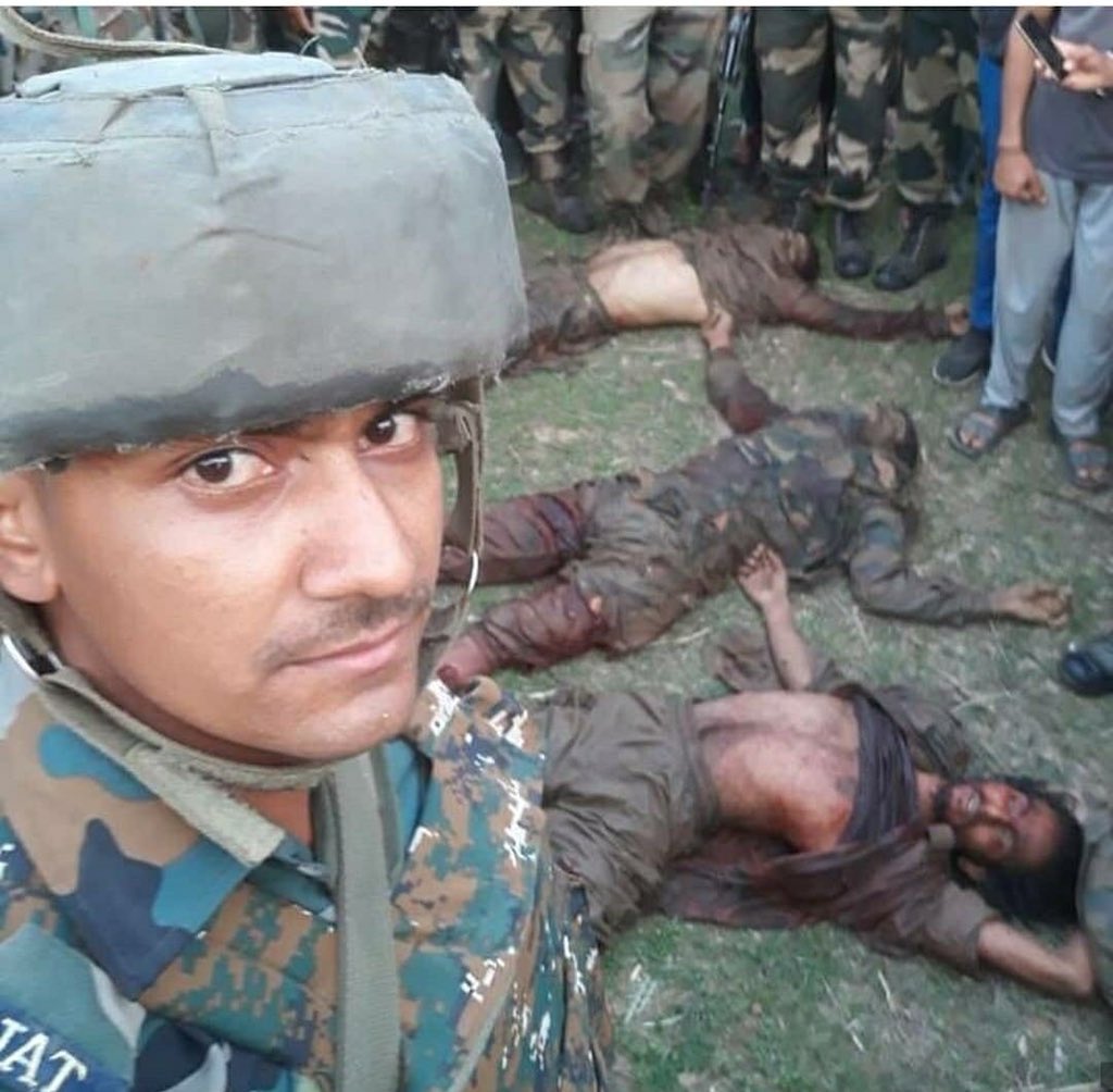 manoj_jai_hind's tweet photo. सेल्फी... 
माँ भारती के वीर जवान ,हिन्दुस्तान आपका वंदन करता है 
कैसी लगी सेल्फी आपके भाई की👇🏻
जय हिन्द 🇮🇳 https://t.co/V26ogqiTMN