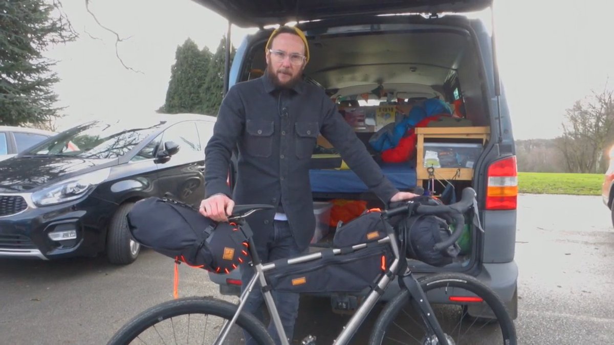 Santafixie_EN's tweet image. 🎒 Let's talk about #bikepacking.

🤷‍♂️ How to carry everything you need on the bike in the most comfortable way possible?

It's @RestrapLTD business and they know what they are talk about 👉 youtu.be/e_87BXddJm8