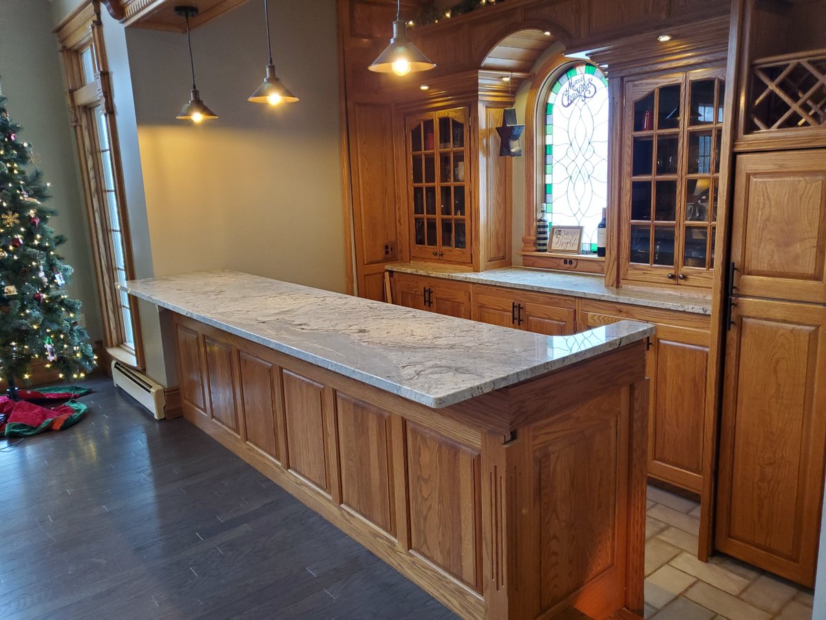 TowerSurfaces's tweet image. Who doesn't want to be able to entertain guests at a home bar that looks this good?