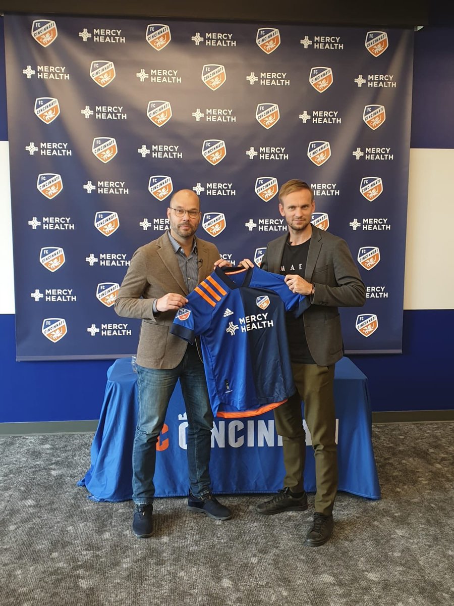 Gefeliciteerd <a href="/siemdejong/">Siem de Jong</a> met de mooie transfer naar <a href="/fccincinnati/">FC Cincinnati</a>.
De middenvelder en voormalig aanvoerder van <a href="/AFCAjax/">AFC Ajax</a> vertrekt per direct naar de Amerikaanse voetbalclub die uitkomt in de <a href="/MLS/">Major League Soccer</a>. De overgang is tot stand gekomen i.s.m. Forza Sports Group.