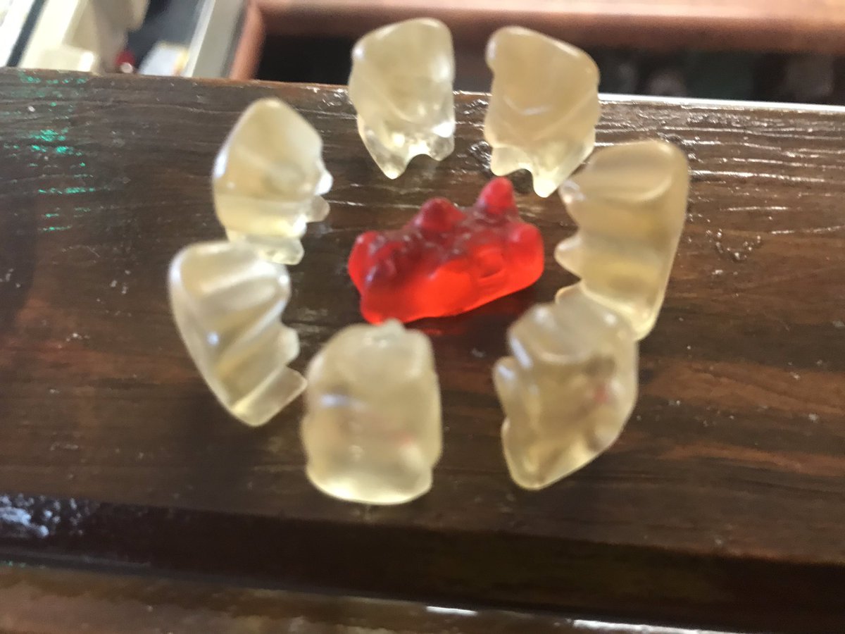 Frannyland2016's tweet photo. #livepd #livepdnation #slowatwork #gummybear
You know it’s slow at work when I’m entertaining myself with satanic gummy bear ritual sacrificing the red gummy bear!
😂🤣 https://t.co/DaHuhV1Dbo