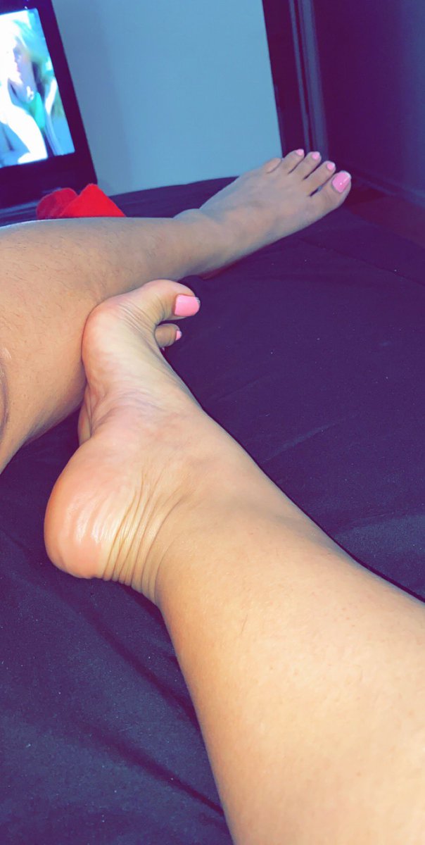 Exploremysoles's tweet photo. Such a chill rainy day in Atlanta 💖 https://t.co/wUDWGRlNlx