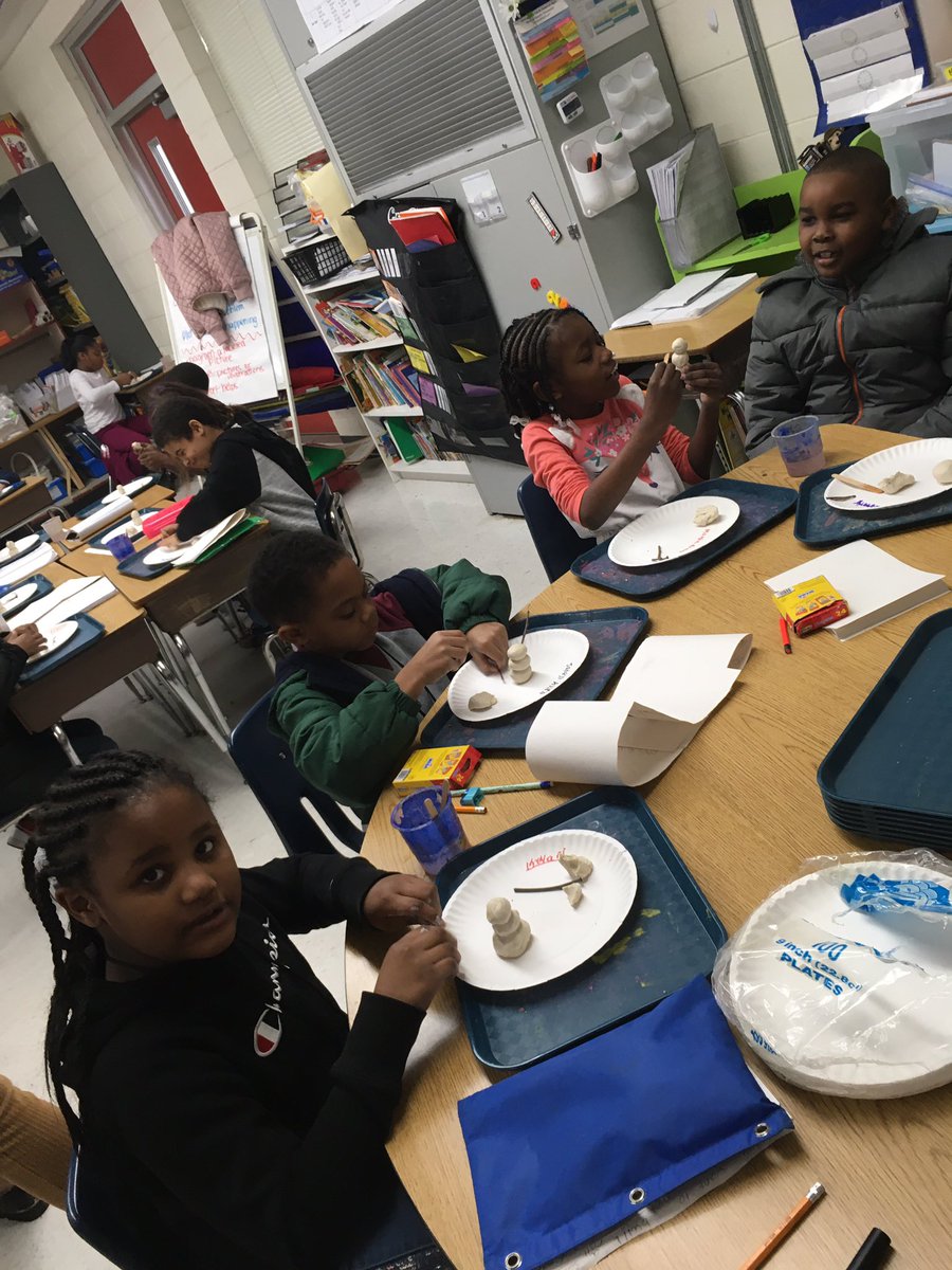 RHilliard17's tweet photo. All smiles and giggles in second grade as we prepare for the snow. After writing the steps to build a snowman, students follow the steps and build a snowman. @EMRollinsElem https://t.co/0QbS8bFVZg